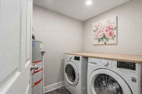 Photo 15 at 41 Wishing Well Drive, Sullivan, Toronto