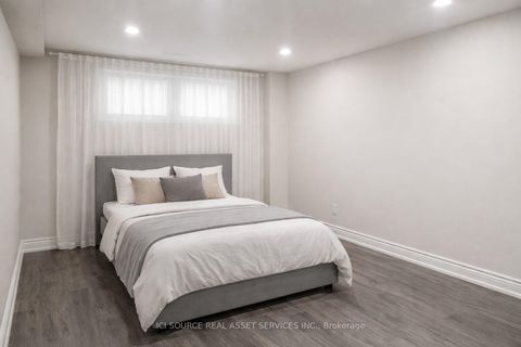 Photo 17 at 41 Wishing Well Drive, Sullivan, Toronto