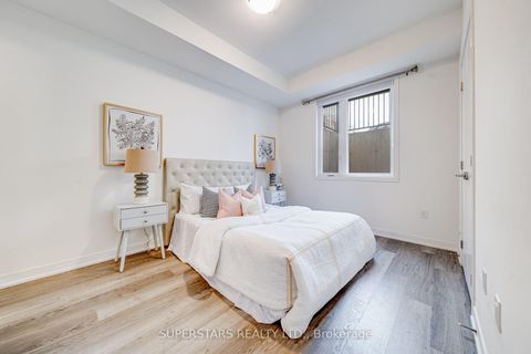 Photo 11 at 705 - 5 Steckley House Lane, Rural Richmond Hill, Richmond Hill