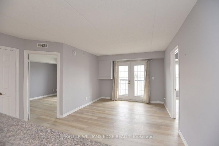 Photo 10 at 203 - 2045 Appleby Line, Uptown, Burlington