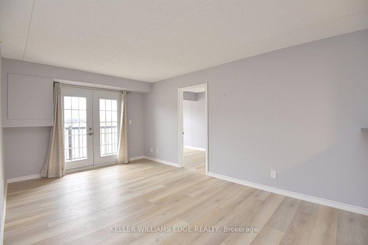 Photo 11 at 203 - 2045 Appleby Line, Uptown, Burlington