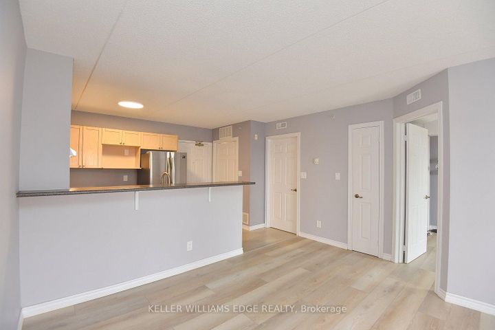 Photo 13 at 203 - 2045 Appleby Line, Uptown, Burlington