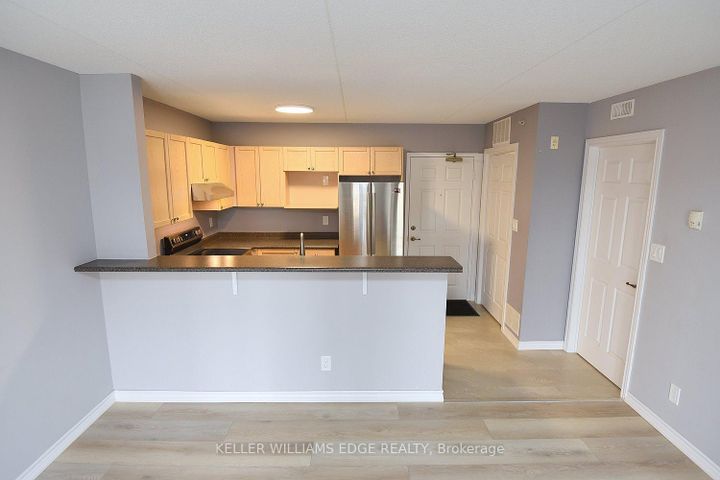 Photo 15 at 203 - 2045 Appleby Line, Uptown, Burlington