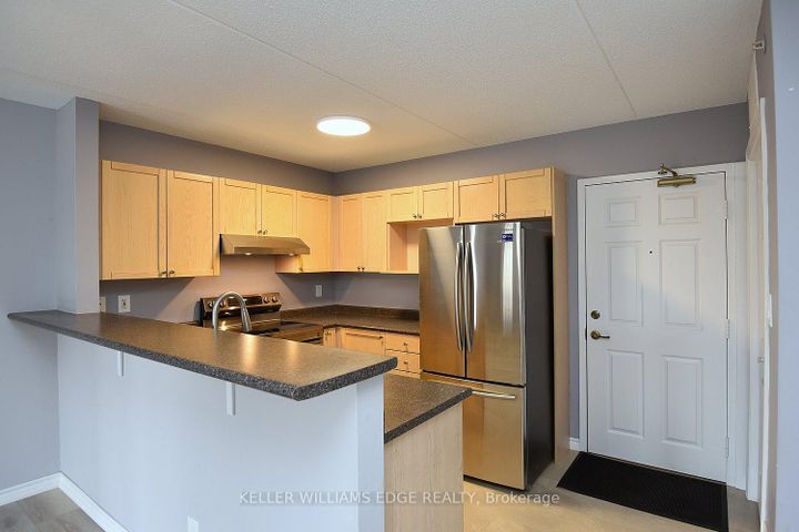 Photo 19 at 203 - 2045 Appleby Line, Uptown, Burlington