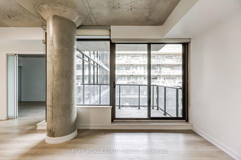 Photo 8 at 726 - 560 King Street W, Waterfront Communities C1, Toronto
