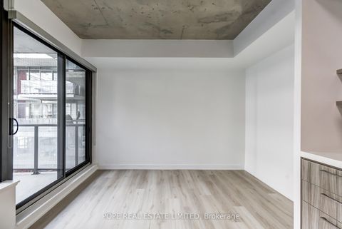 Photo 9 at 726 - 560 King Street W, Waterfront Communities C1, Toronto
