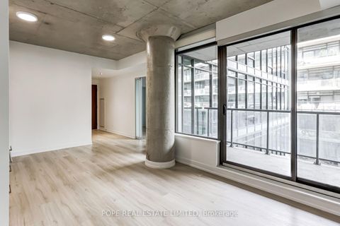 Photo 10 at 726 - 560 King Street W, Waterfront Communities C1, Toronto