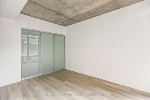 Photo 13 at 726 - 560 King Street W, Waterfront Communities C1, Toronto