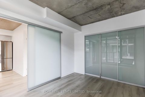 Photo 15 at 726 - 560 King Street W, Waterfront Communities C1, Toronto