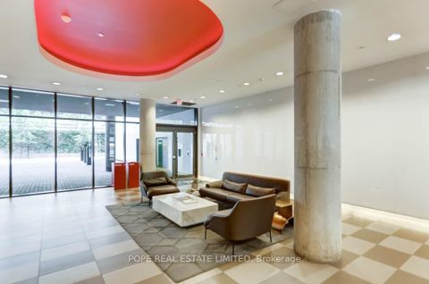 Photo 21 at 726 - 560 King Street W, Waterfront Communities C1, Toronto