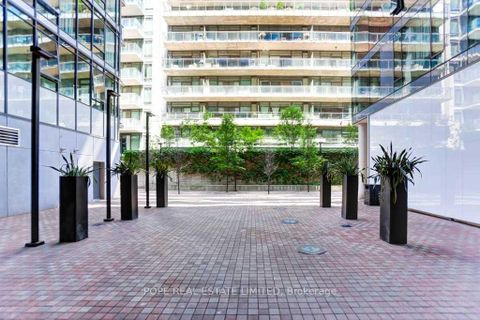 Photo 22 at 726 - 560 King Street W, Waterfront Communities C1, Toronto