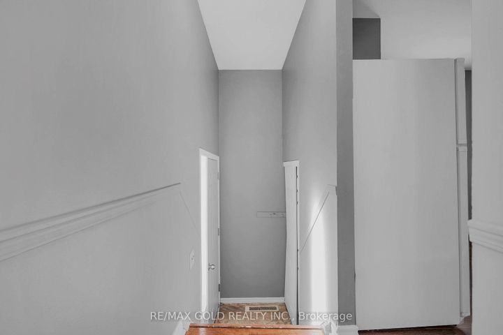 Photo 4 at 74 Radford Drive, Brampton North, Brampton