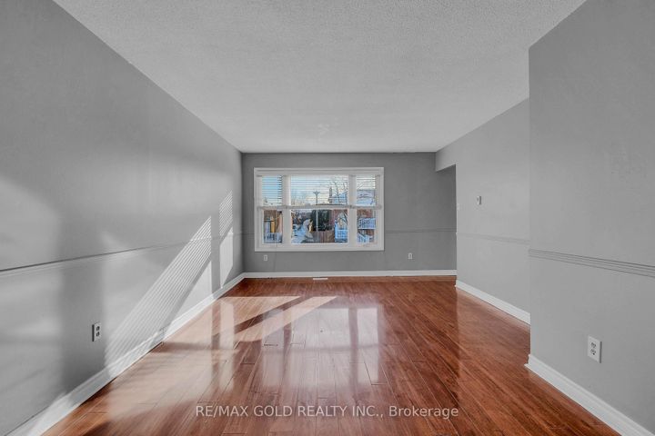 Photo 9 at 74 Radford Drive, Brampton North, Brampton