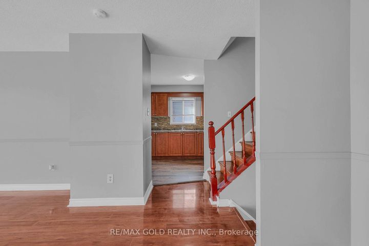 Photo 11 at 74 Radford Drive, Brampton North, Brampton