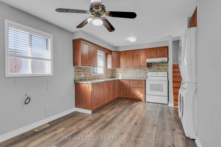 Photo 13 at 74 Radford Drive, Brampton North, Brampton