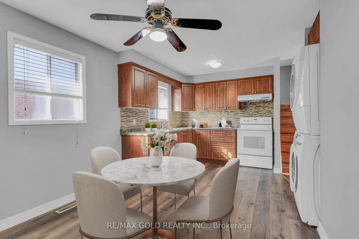 Photo 14 at 74 Radford Drive, Brampton North, Brampton