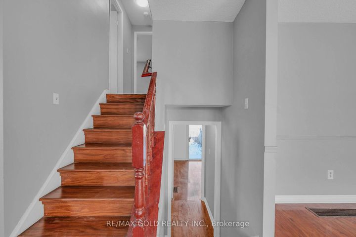 Photo 16 at 74 Radford Drive, Brampton North, Brampton