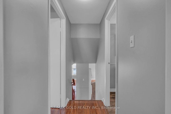 Photo 17 at 74 Radford Drive, Brampton North, Brampton