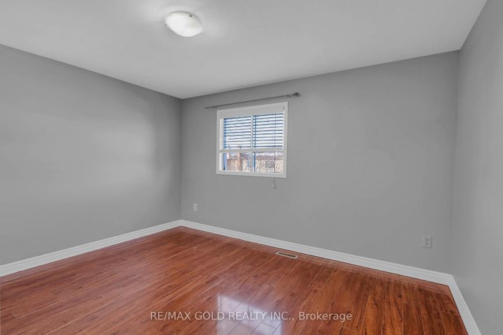 Photo 18 at 74 Radford Drive, Brampton North, Brampton