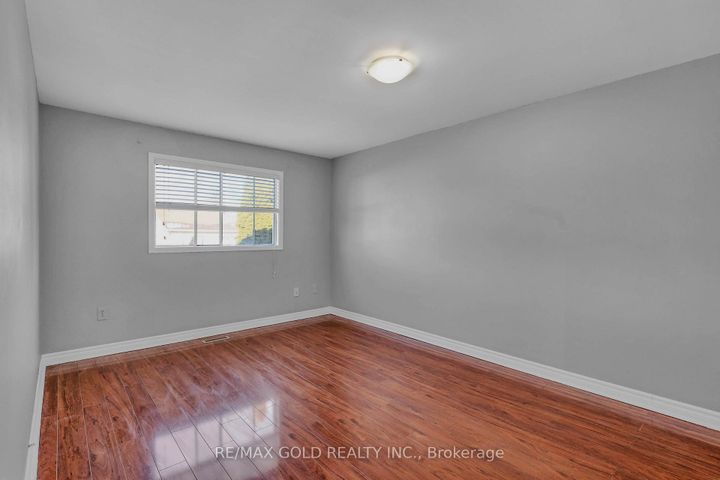 Photo 21 at 74 Radford Drive, Brampton North, Brampton