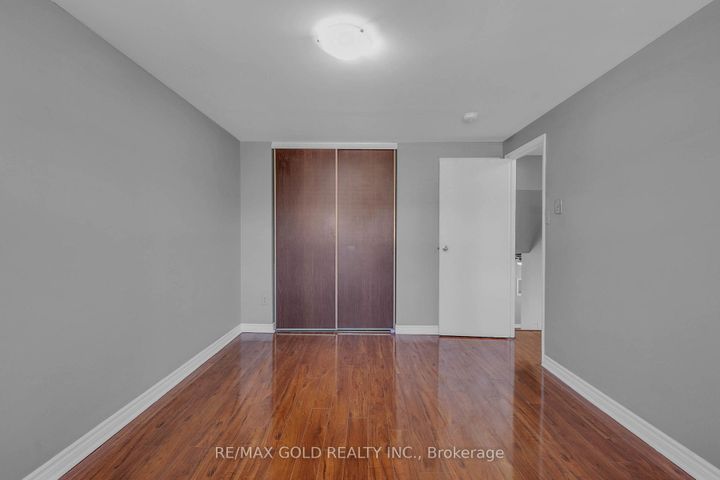 Photo 23 at 74 Radford Drive, Brampton North, Brampton