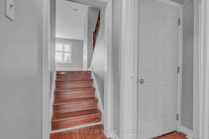 Photo 26 at 74 Radford Drive, Brampton North, Brampton