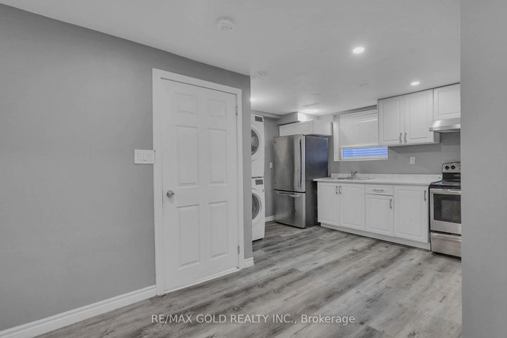 Photo 37 at 74 Radford Drive, Brampton North, Brampton