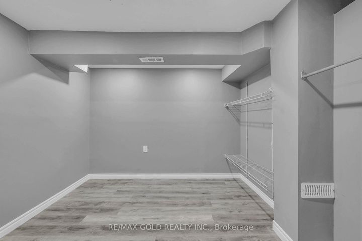 Photo 41 at 74 Radford Drive, Brampton North, Brampton