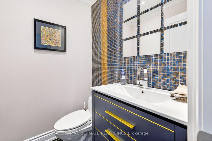 Photo 7 at 43 Pitney Avenue, Jefferson, Richmond Hill