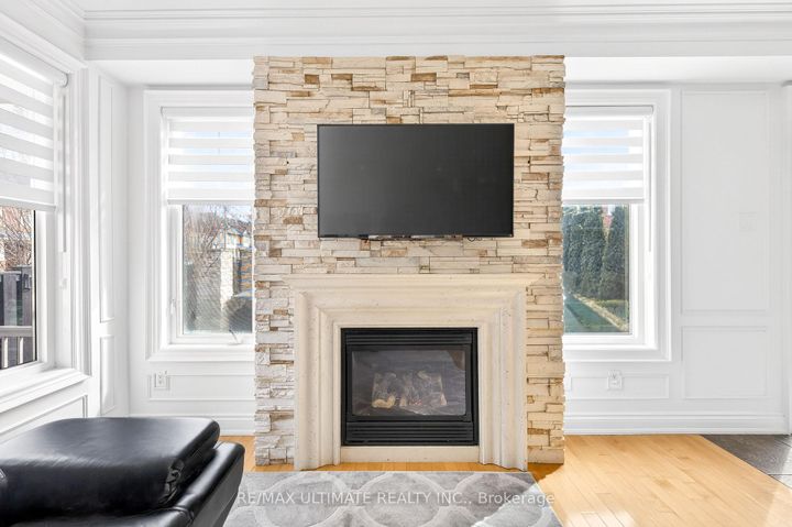 Photo 15 at 43 Pitney Avenue, Jefferson, Richmond Hill