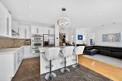 Photo 13 at 43 Pitney Avenue, Jefferson, Richmond Hill