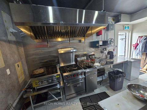 Photo 4 at 675 The Queensway, Queensway, Toronto