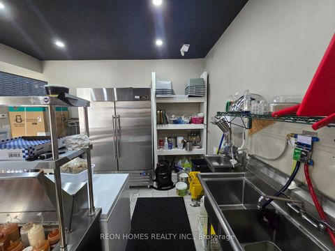 Photo 7 at 675 The Queensway, Queensway, Toronto