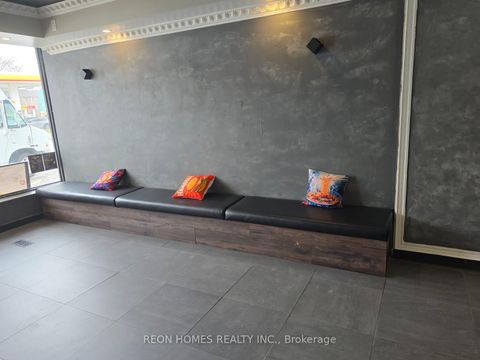 Photo 9 at 675 The Queensway, Queensway, Toronto