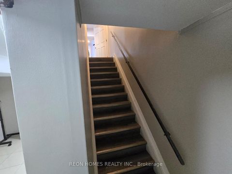 Photo 12 at 675 The Queensway, Queensway, Toronto