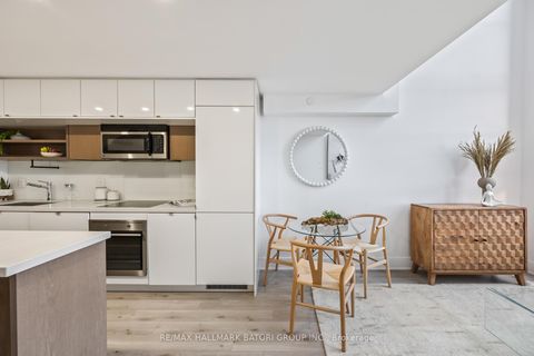 Photo 8 at 919 - 111 St Clair Avenue W, St. Clair, Toronto