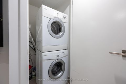 Photo 10 at 919 - 111 St Clair Avenue W, St. Clair, Toronto