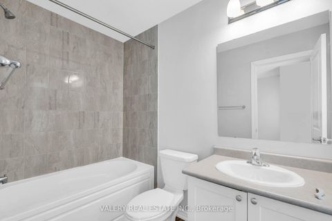 Photo 10 at 65 - 2500 Hill Rise Court, Windfields, Oshawa