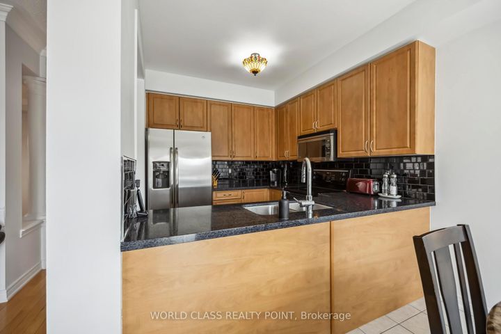 Photo 10 at 131 Lormel Gate, Vellore Village, Vaughan