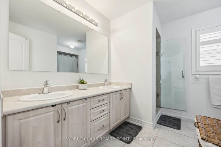 Photo 24 at 131 Lormel Gate, Vellore Village, Vaughan