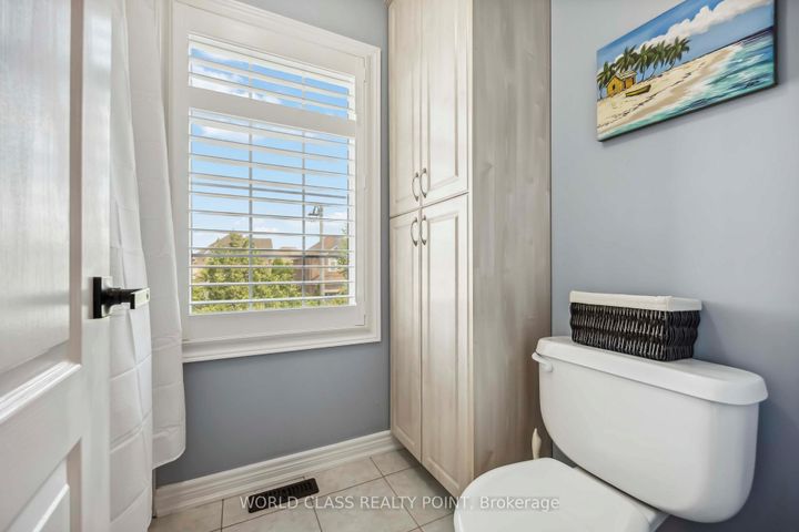 Photo 32 at 131 Lormel Gate, Vellore Village, Vaughan