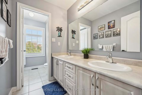 Photo 31 at 131 Lormel Gate, Vellore Village, Vaughan