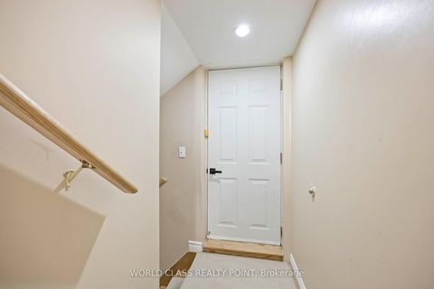 Photo 33 at 131 Lormel Gate, Vellore Village, Vaughan