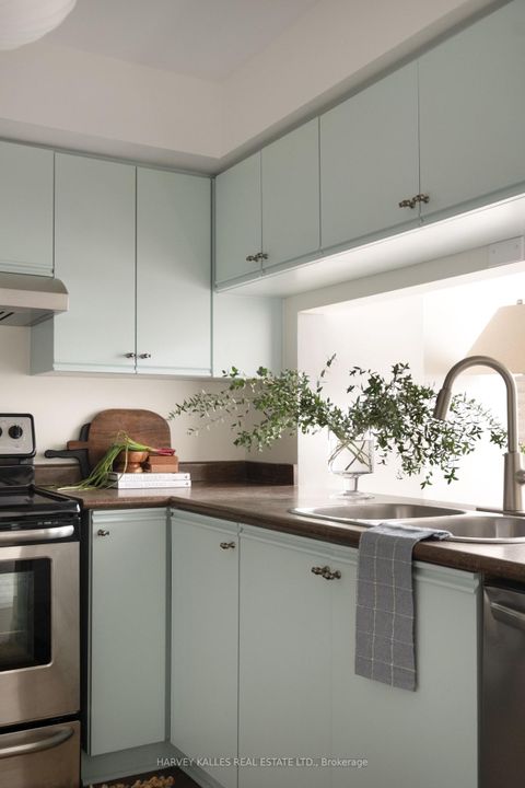 Photo 6 at 106 - 356 McRae Drive, Leaside, Toronto