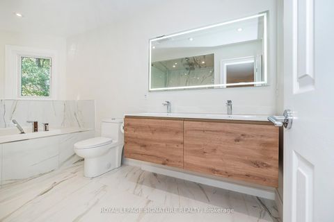 Photo 34 at 11 Royal Rouge Trail, Rouge E11, Toronto