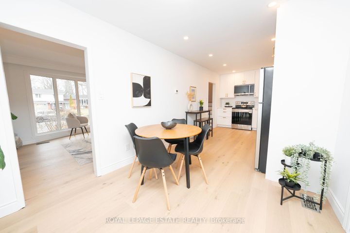 Photo 5 at 474 Sandlewood Road, WO West, Oakville