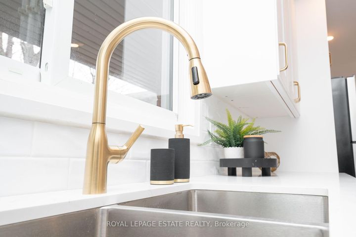 Photo 6 at 474 Sandlewood Road, WO West, Oakville