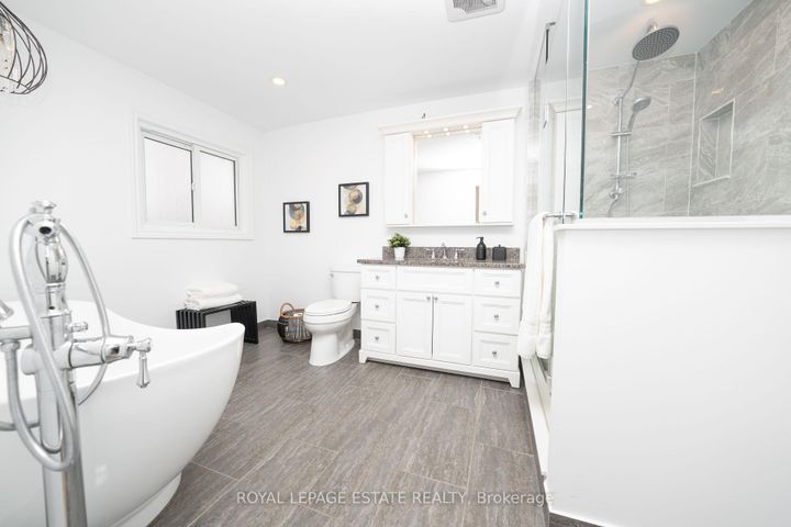 Photo 11 at 474 Sandlewood Road, WO West, Oakville