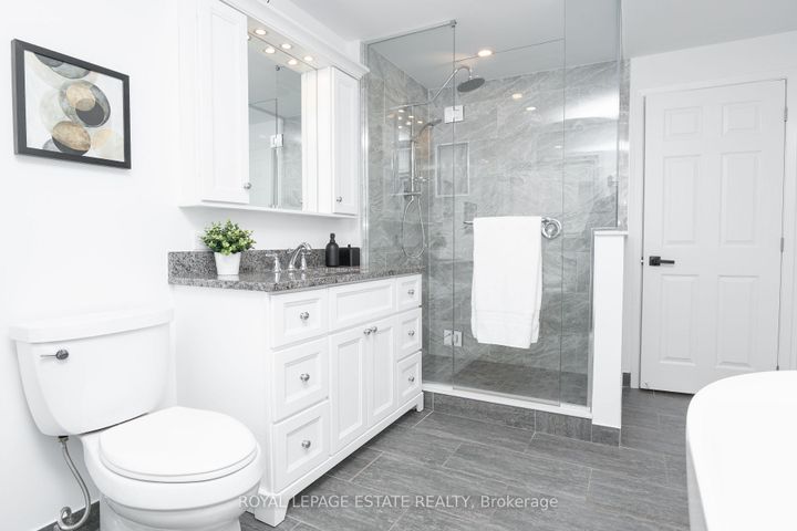 Photo 12 at 474 Sandlewood Road, WO West, Oakville