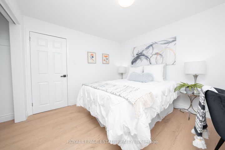 Photo 16 at 474 Sandlewood Road, WO West, Oakville